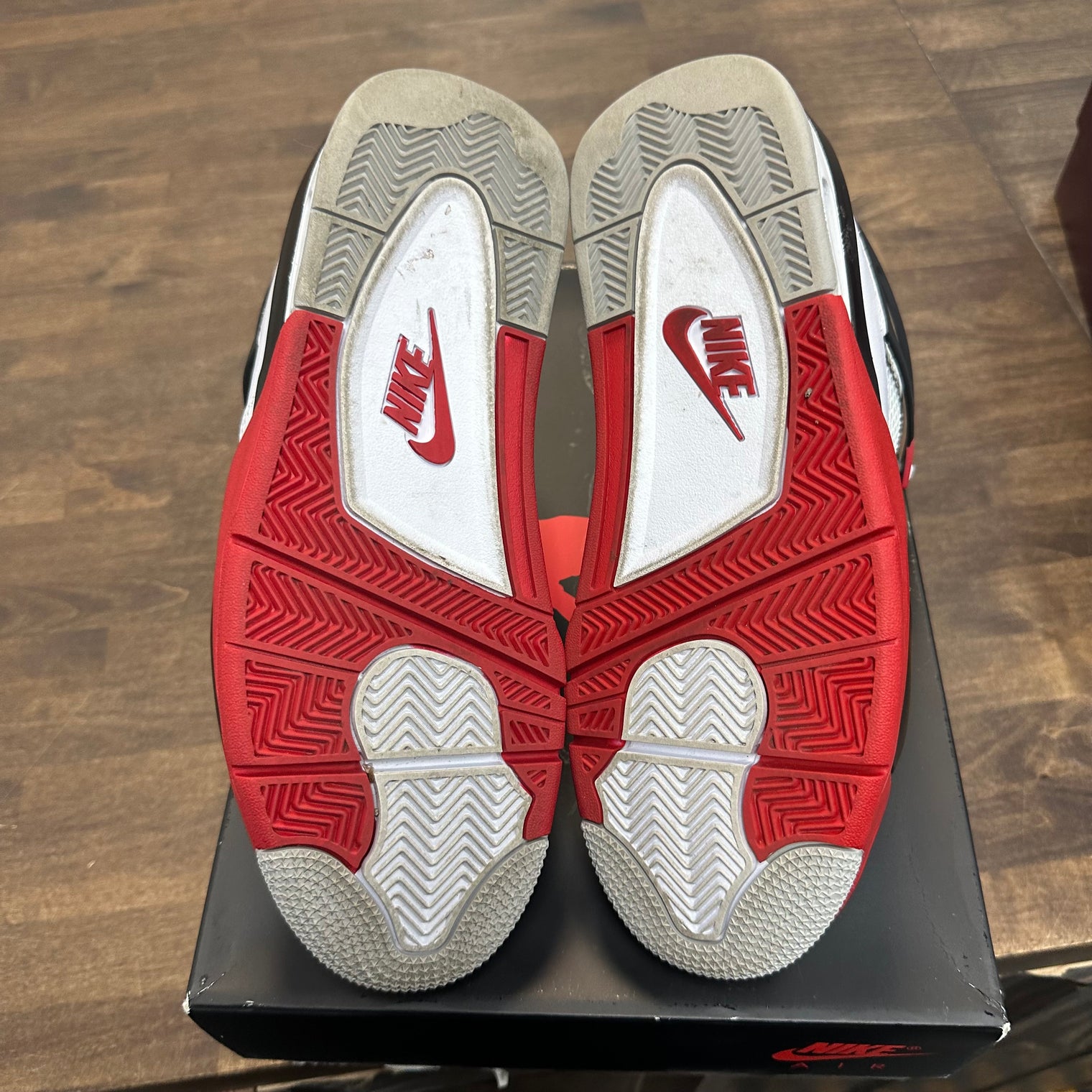 Fire Red Jordan 4 (2020) (USED)