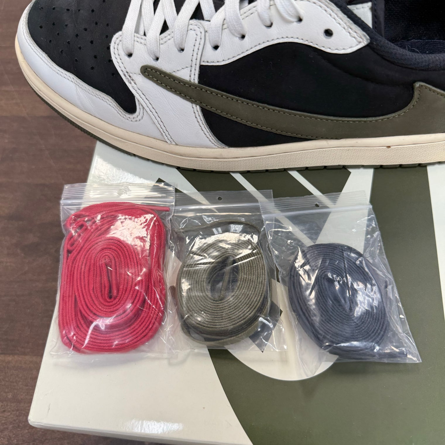 Olive Travis Scott Jordan 1 Low (W) (USED)