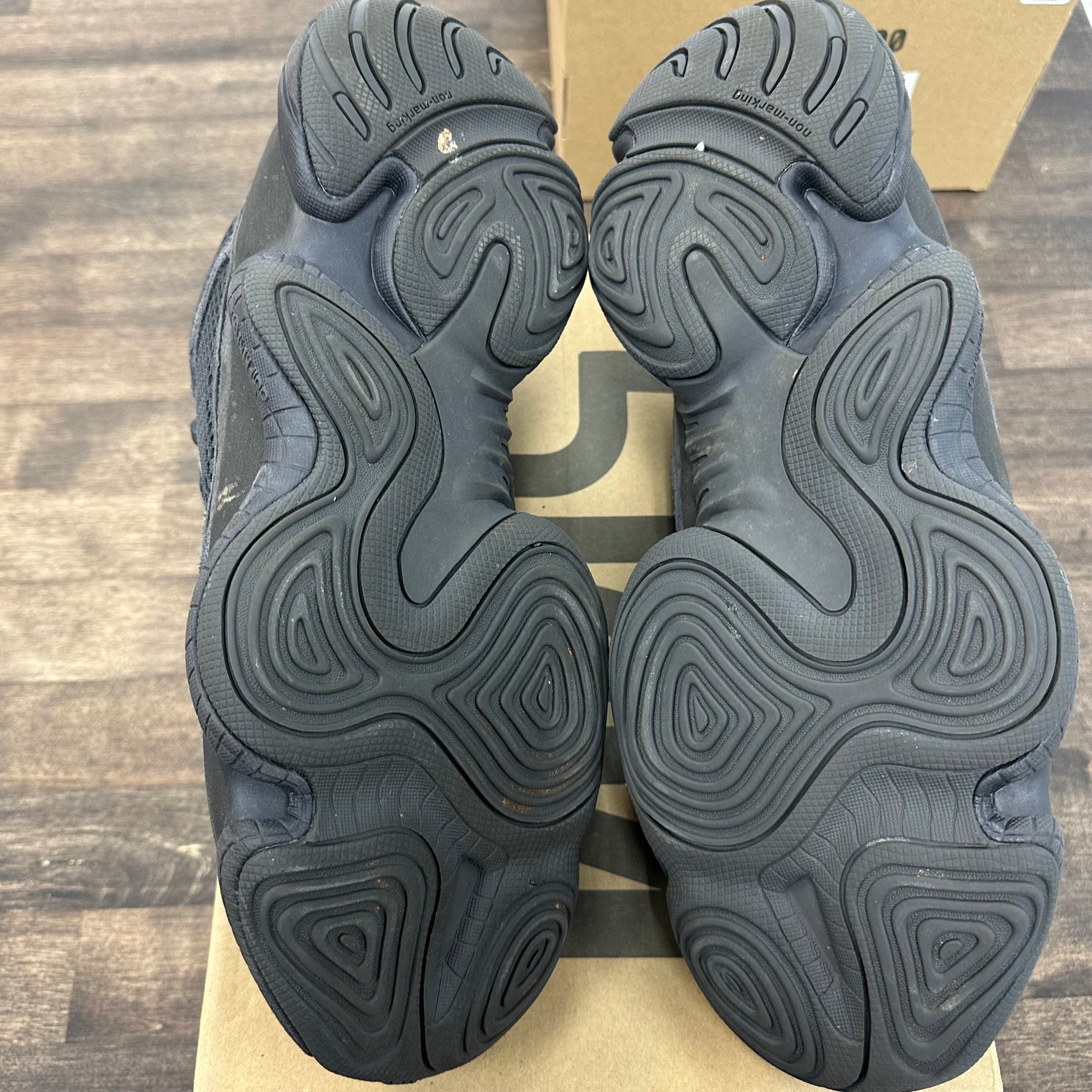 Utility Black Yeezy 500 (USED,Replacement Box)