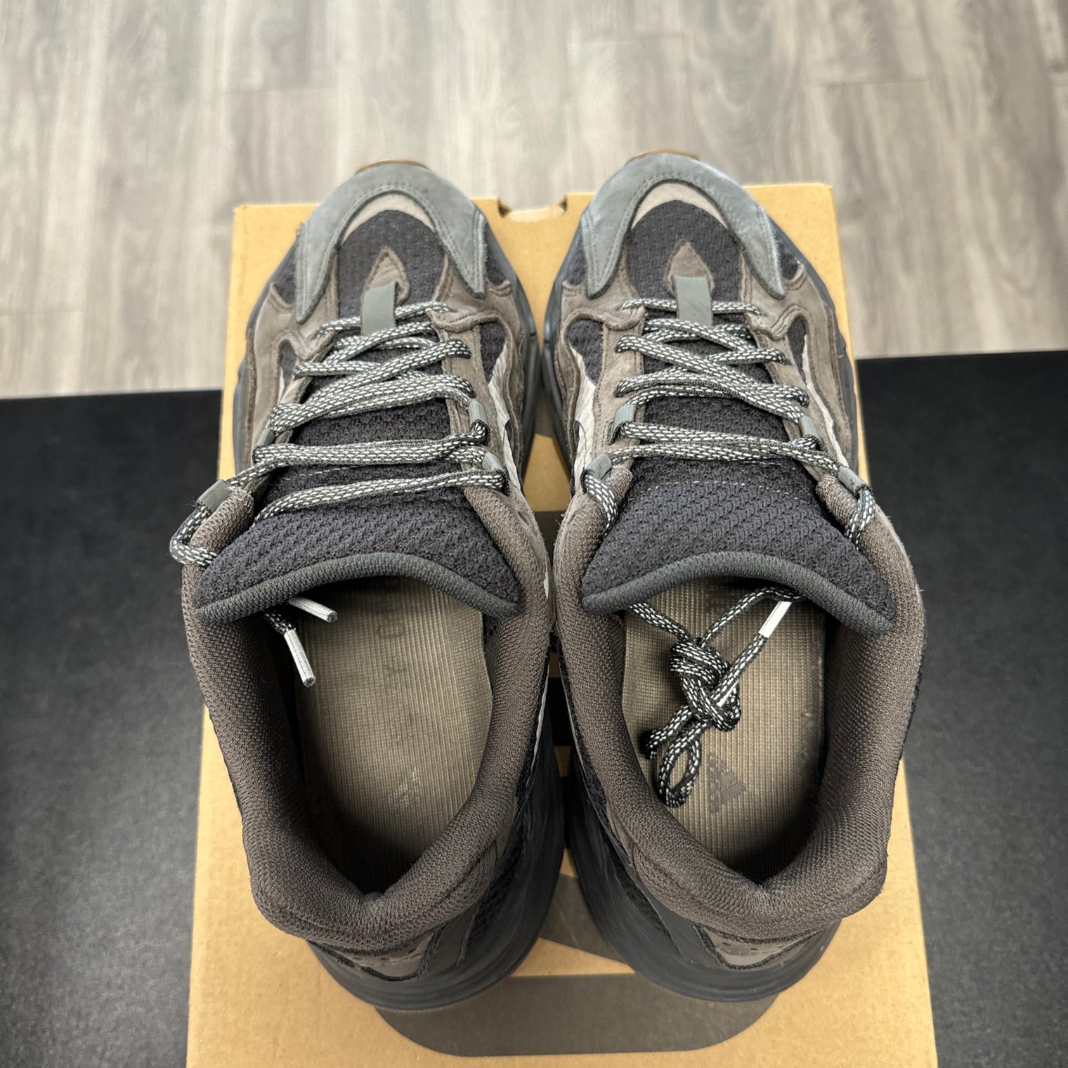 Yeezy 700 Boost Geode(USED)