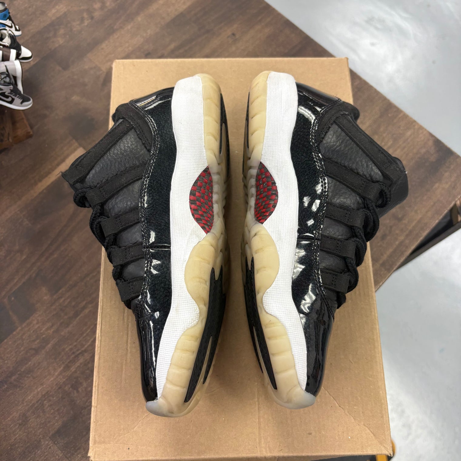 72-10 Jordan 11 Low (GS) (USED, No Box)