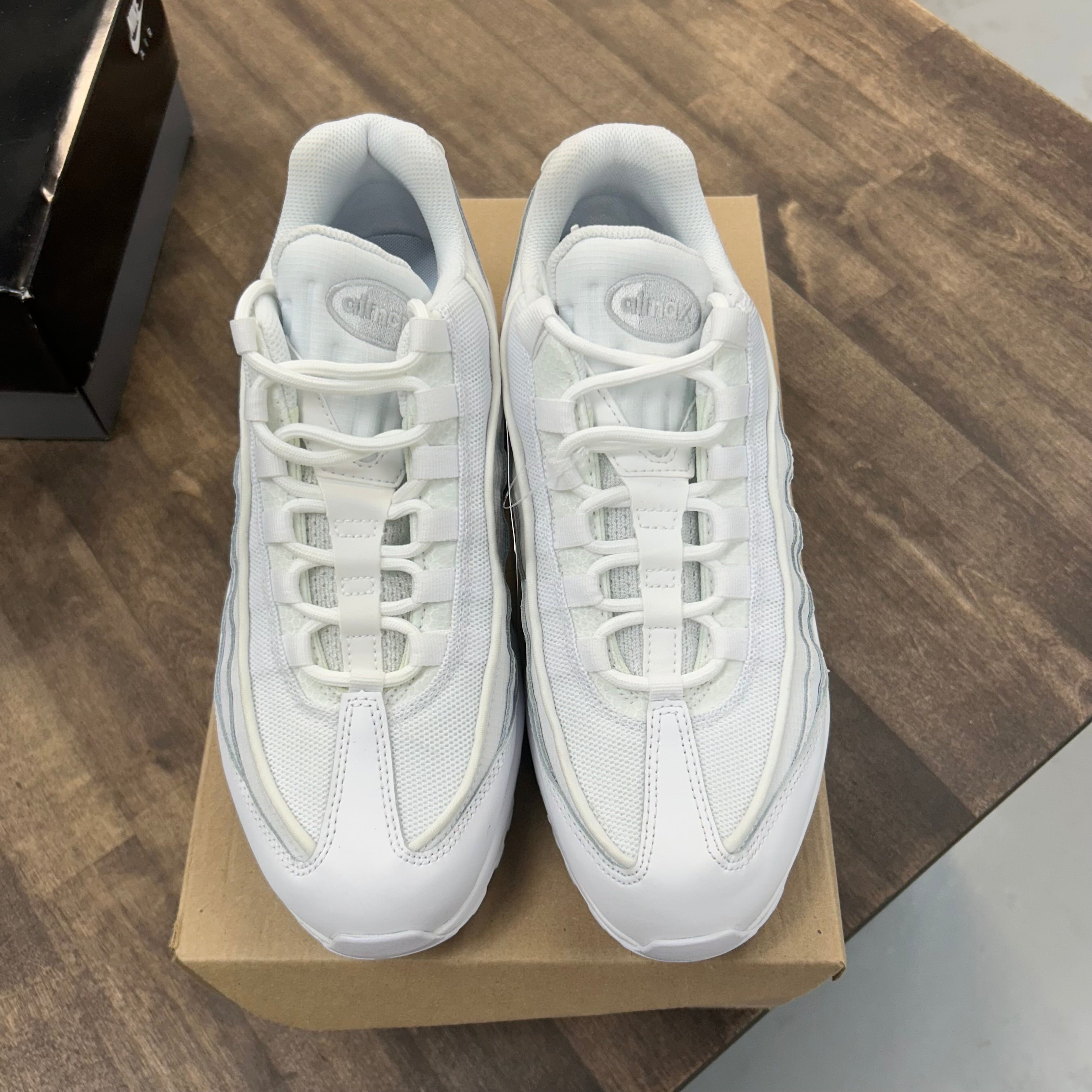 Nike White Grey Fog Air Max 95 Essential (Lightly Worn,No Box) Size 9.5 (Pre-Owned) - Image 2