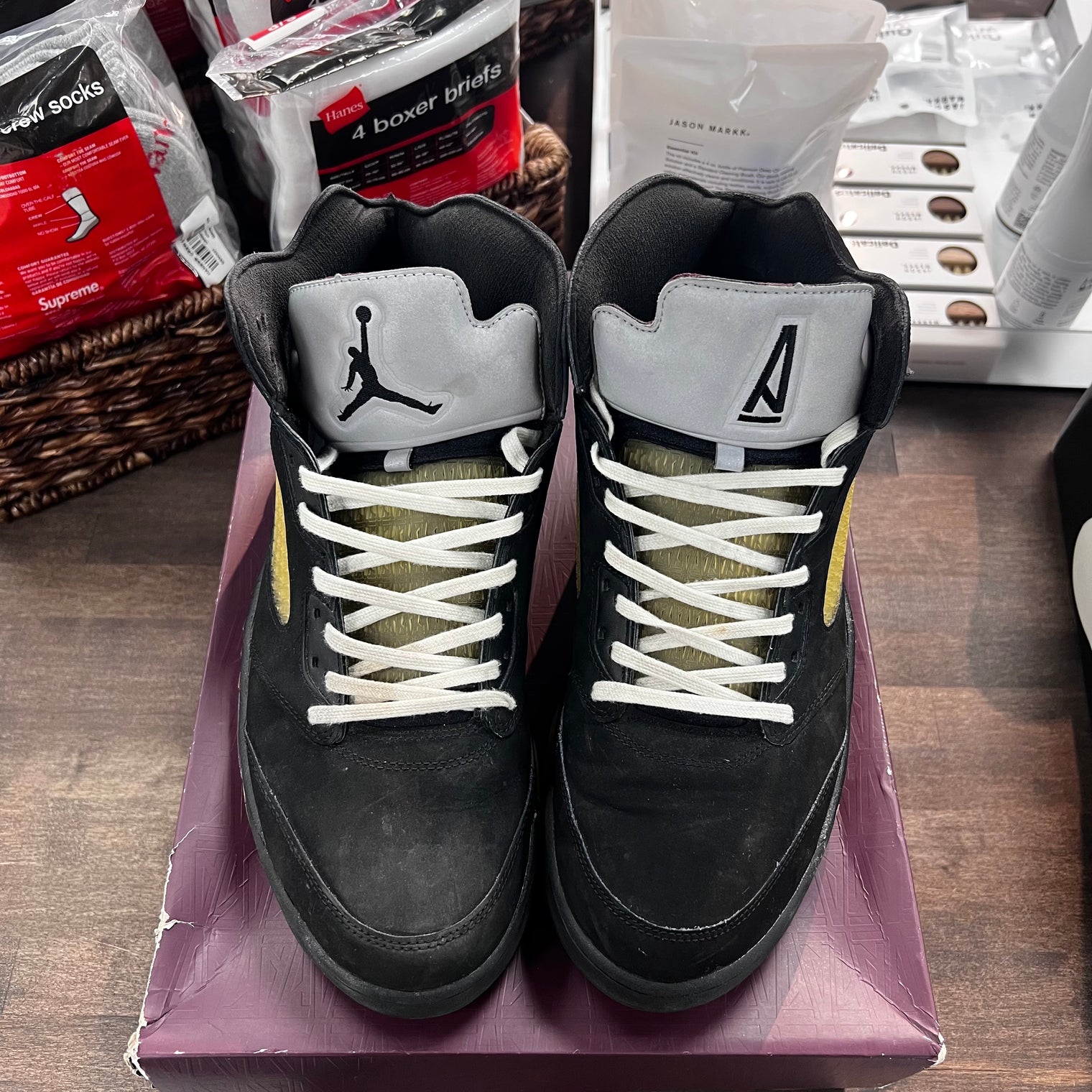 A Ma Maniere Dusk Jordan 5 (USED)