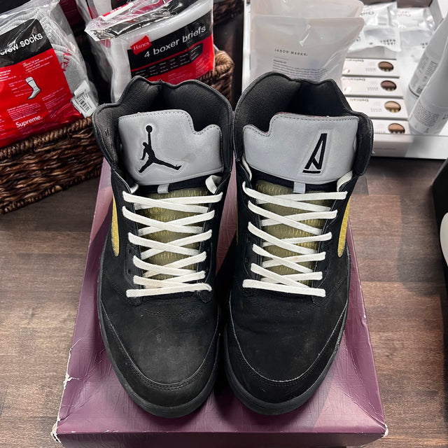 A Ma Maniere Dusk Jordan 5 (USED)