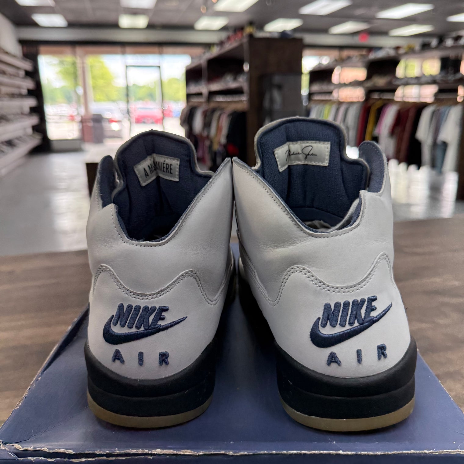 (W) Dawn A Ma Maniere Jordan 5 (USED)