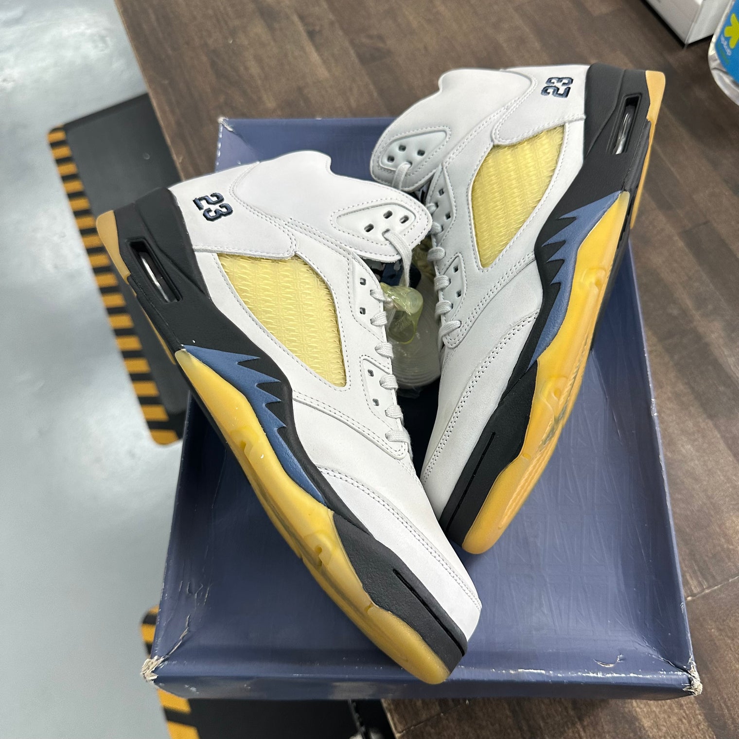 A Ma Maniere Jordan 5 Dawn (Lightly Worn)