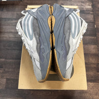 Tephra Yeezy 700 (USED)