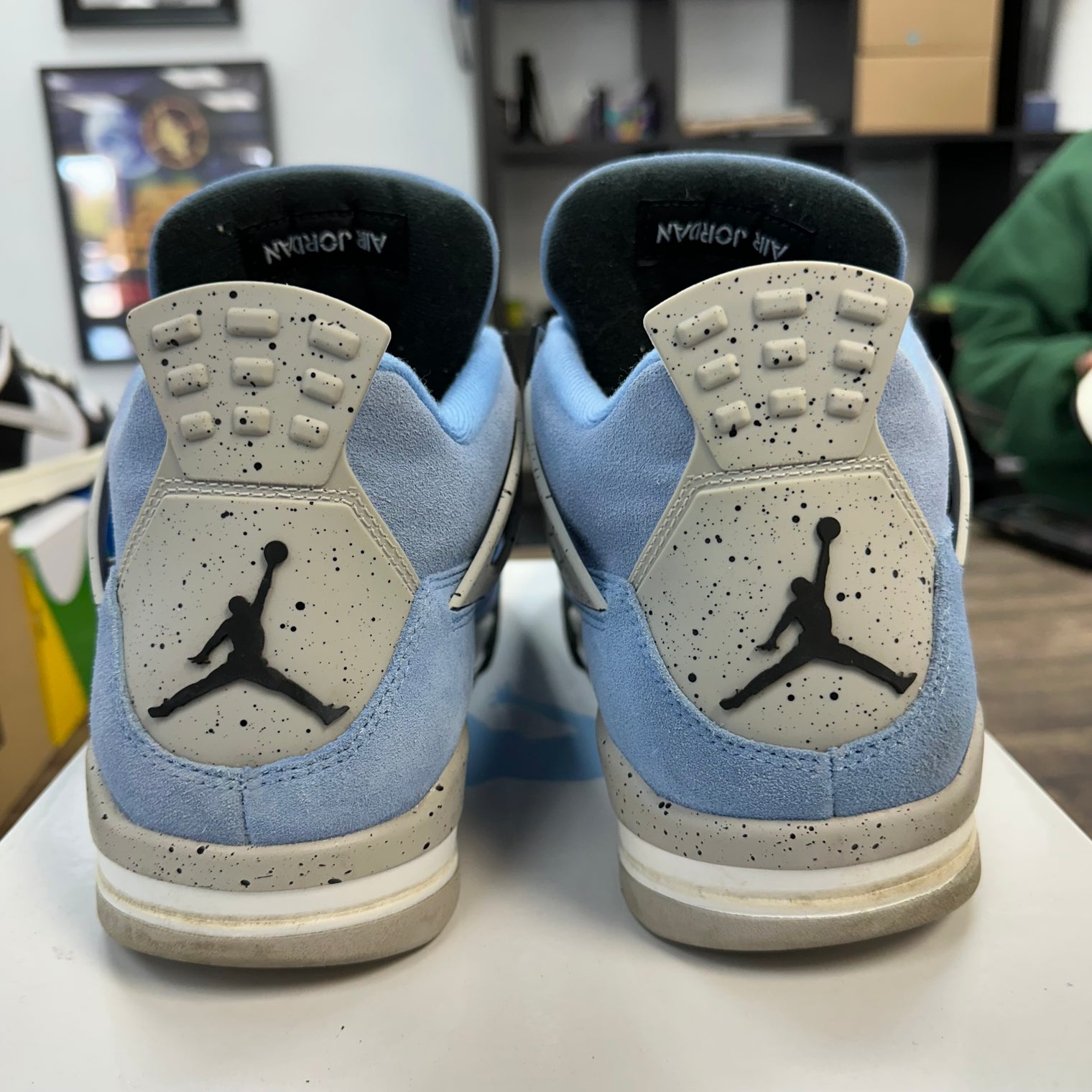 University Blue Jordan 4 Retro (USED)