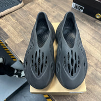 Onyx Yeezy Foam RNNR (USED)