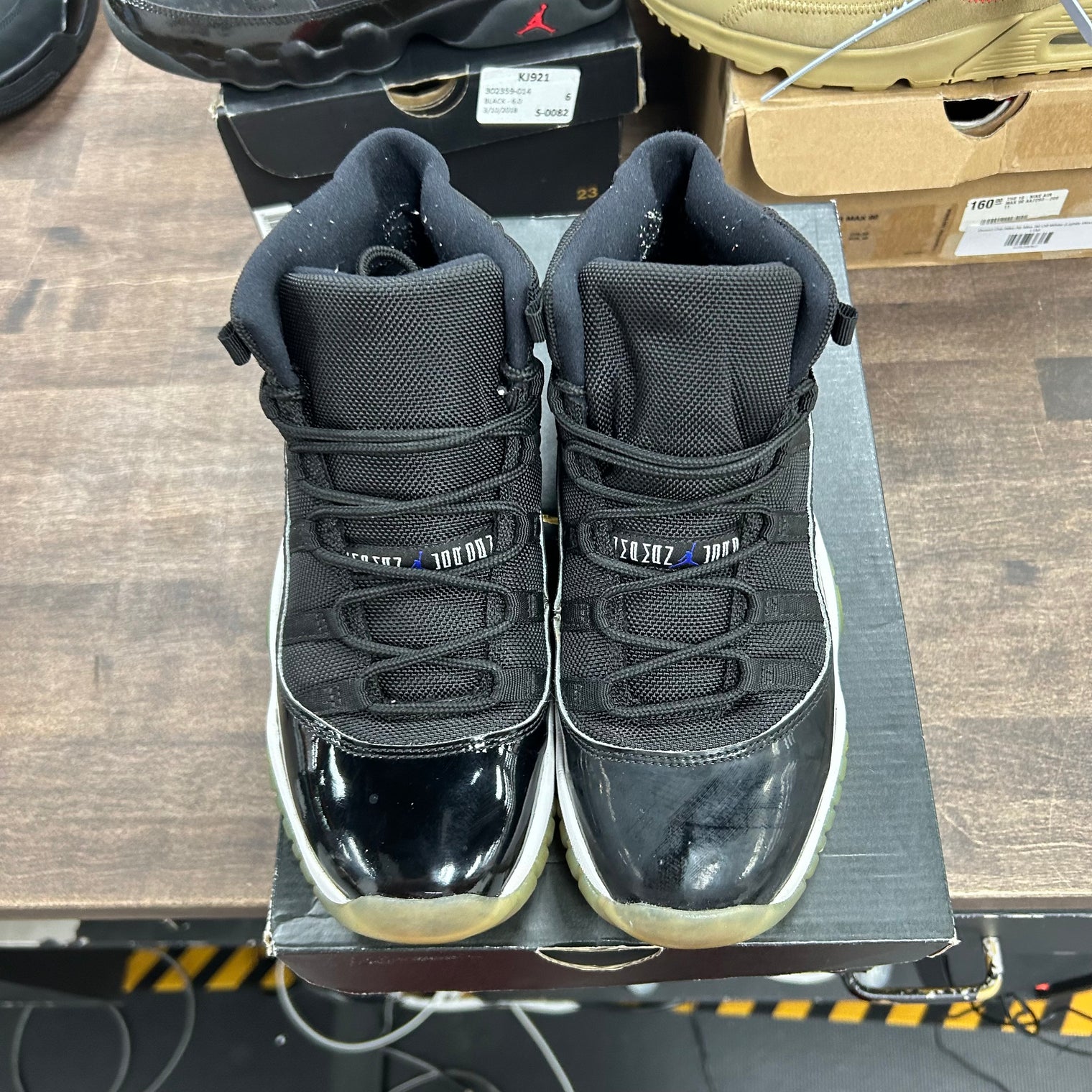 Space Jam Jordan 11 Retro (2016) (GS) (USED)