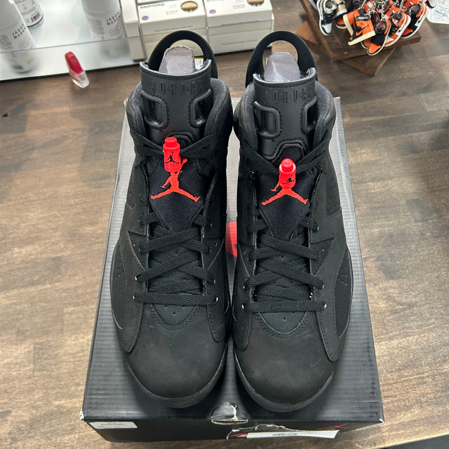Infrared Jordan 6 Retro (USED)