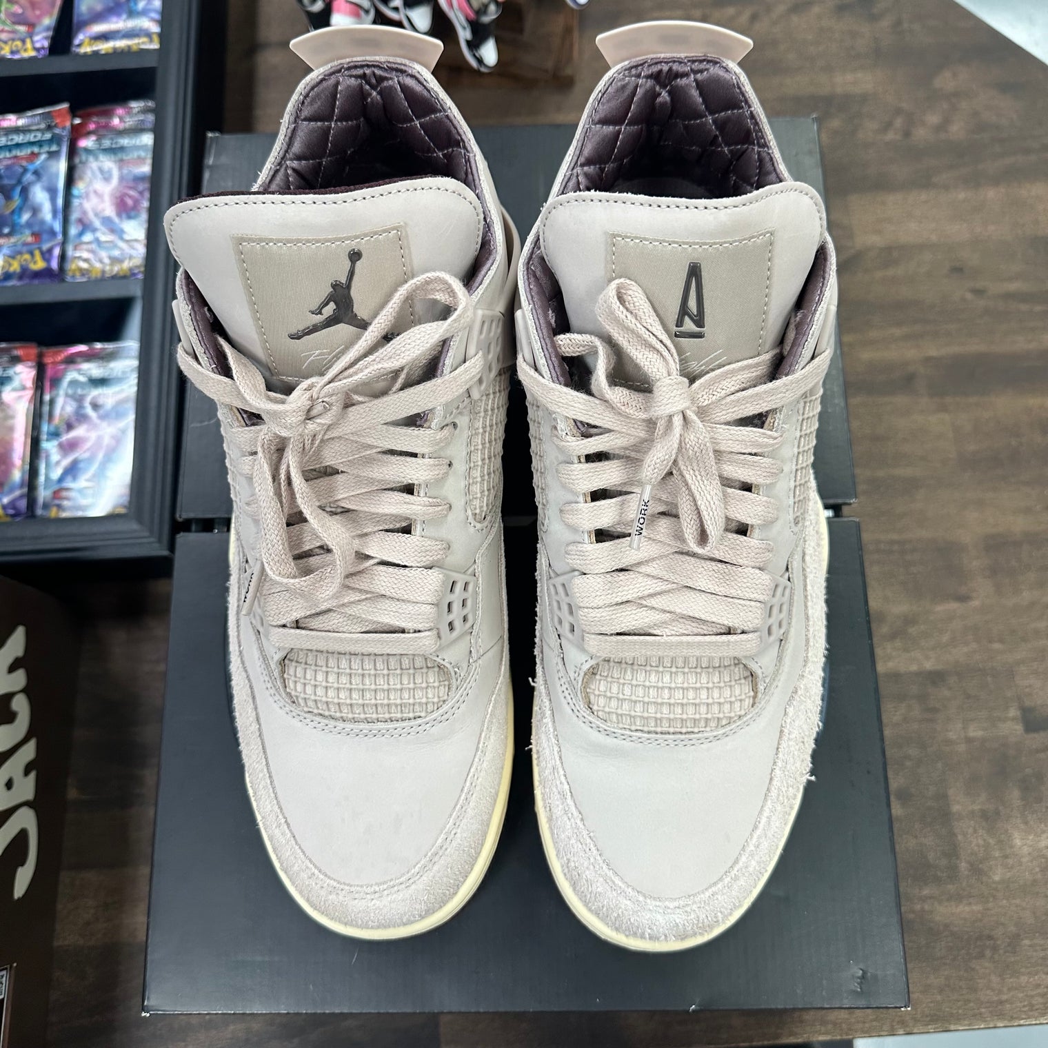 (W) WYWS A Ma Maniere Jordan 4 (USED)