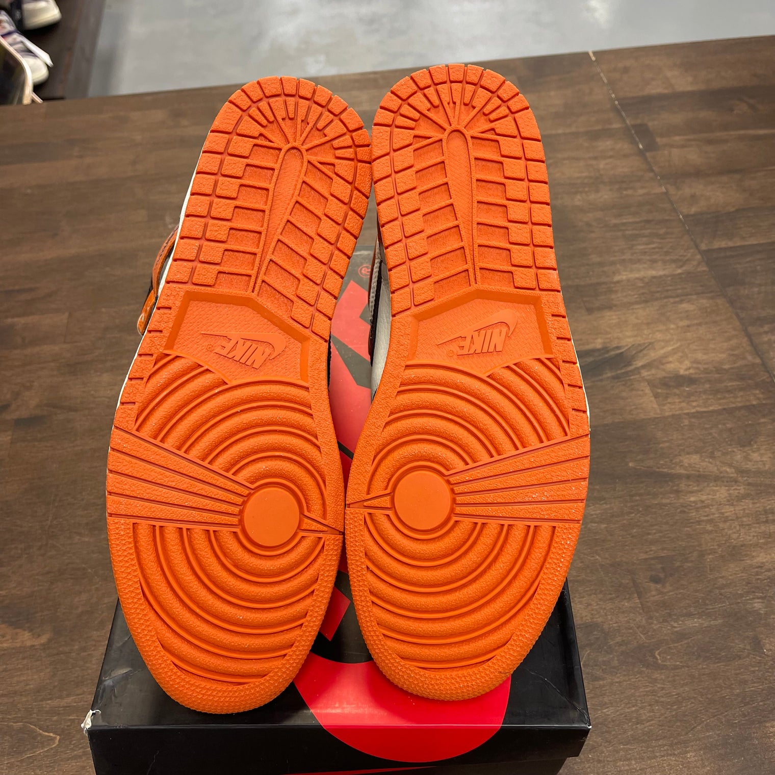 Shattered Backboard Jordan 1 High (Glittered)