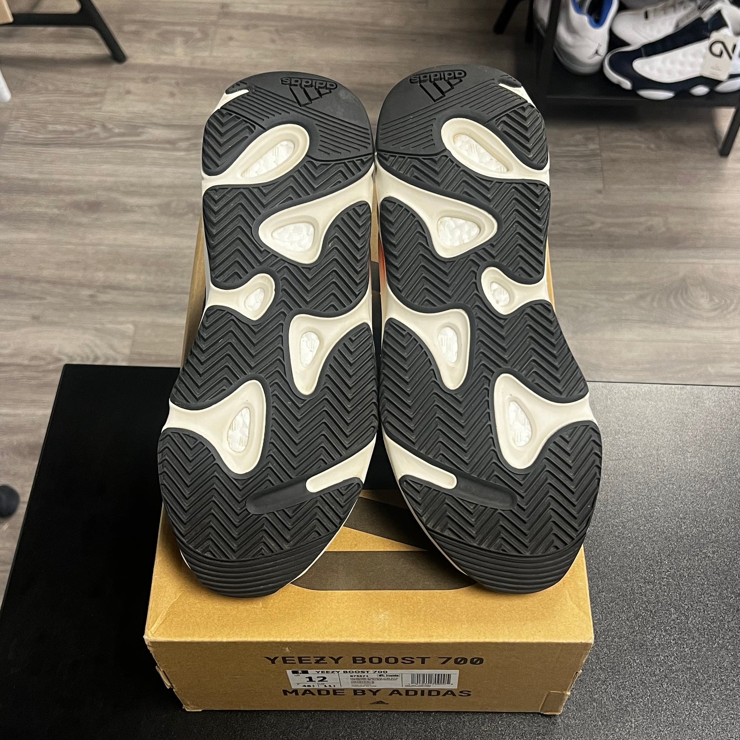 Yeezy Boost 700 Wave Runner (USED)