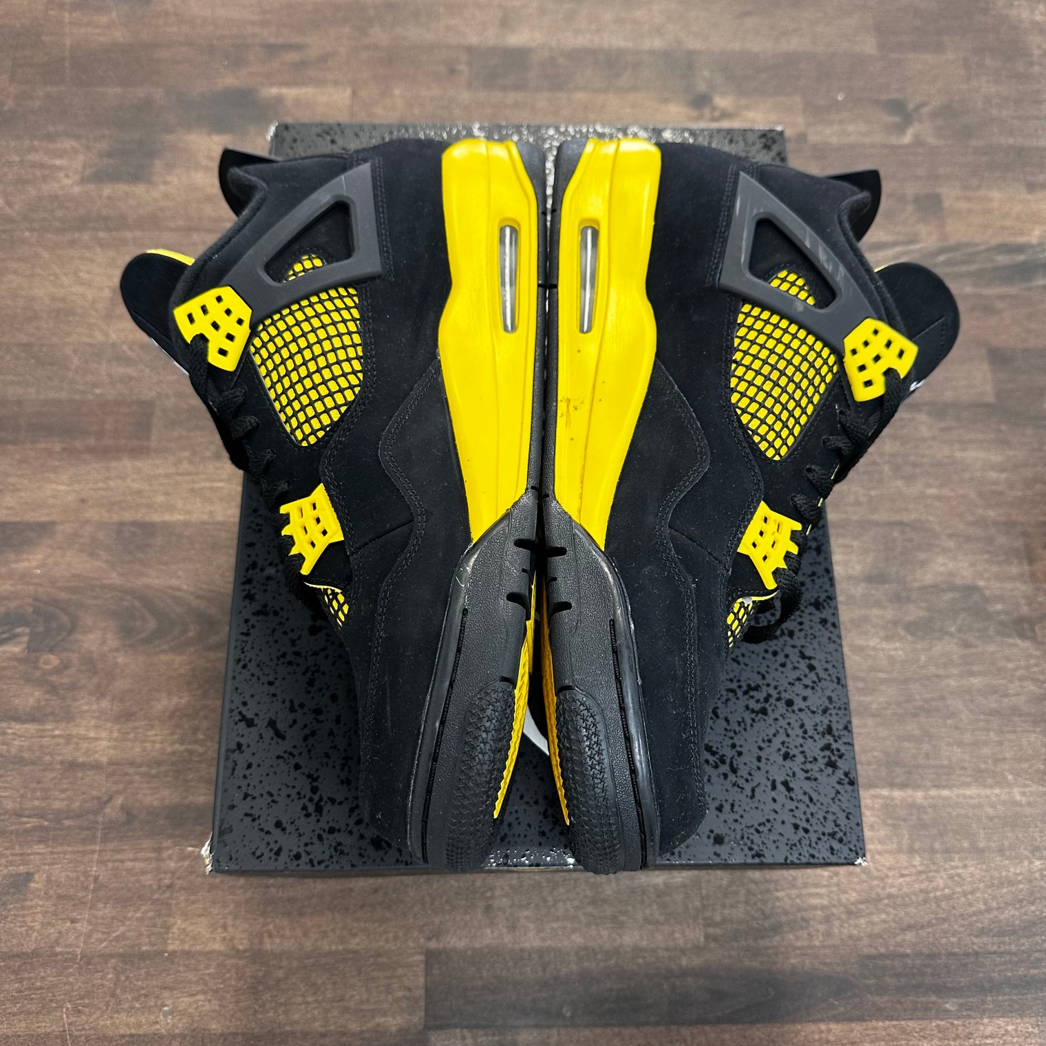 Yellow Thunder Jordan 4 (USED)