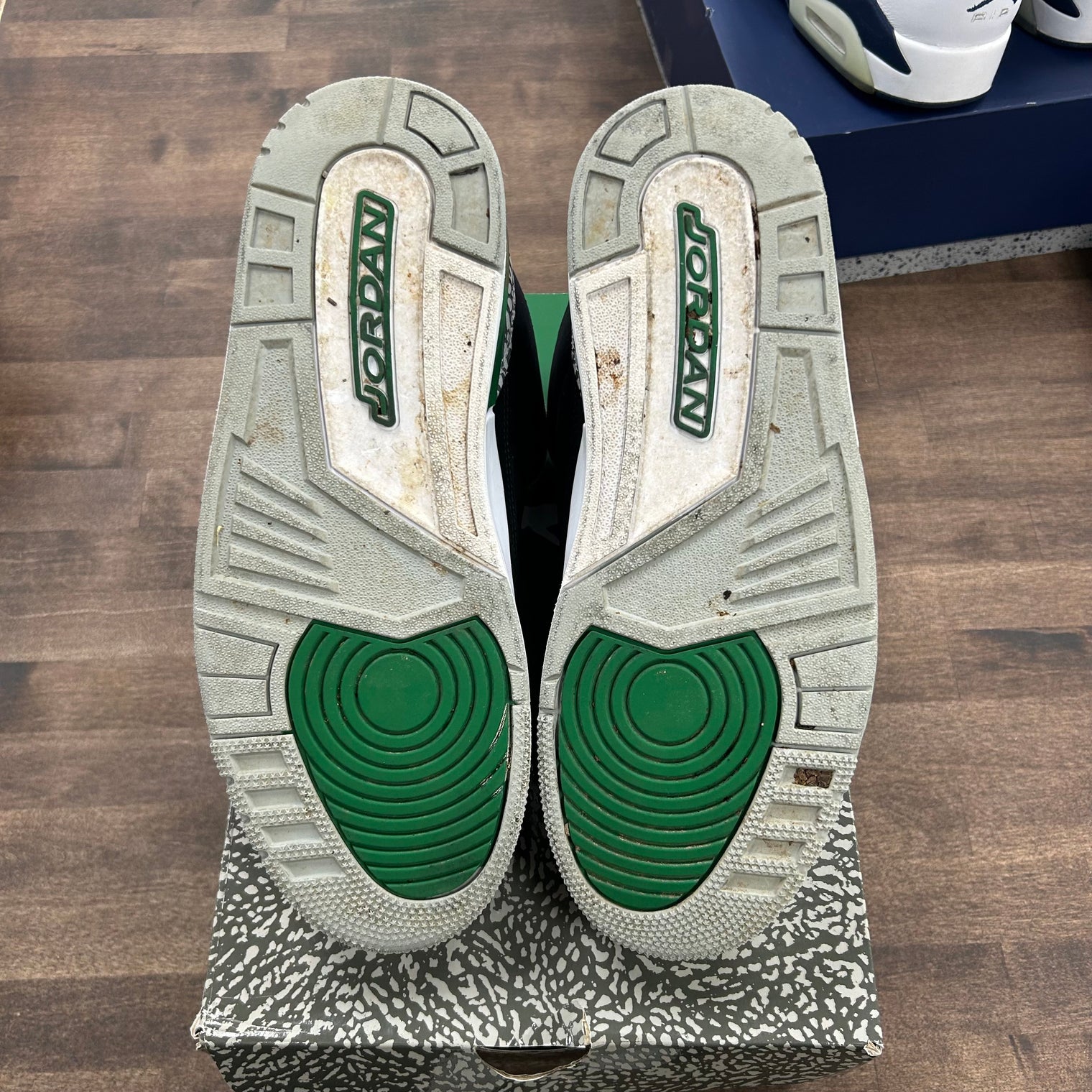 Pine Green Jordan 3 Retro (USED)