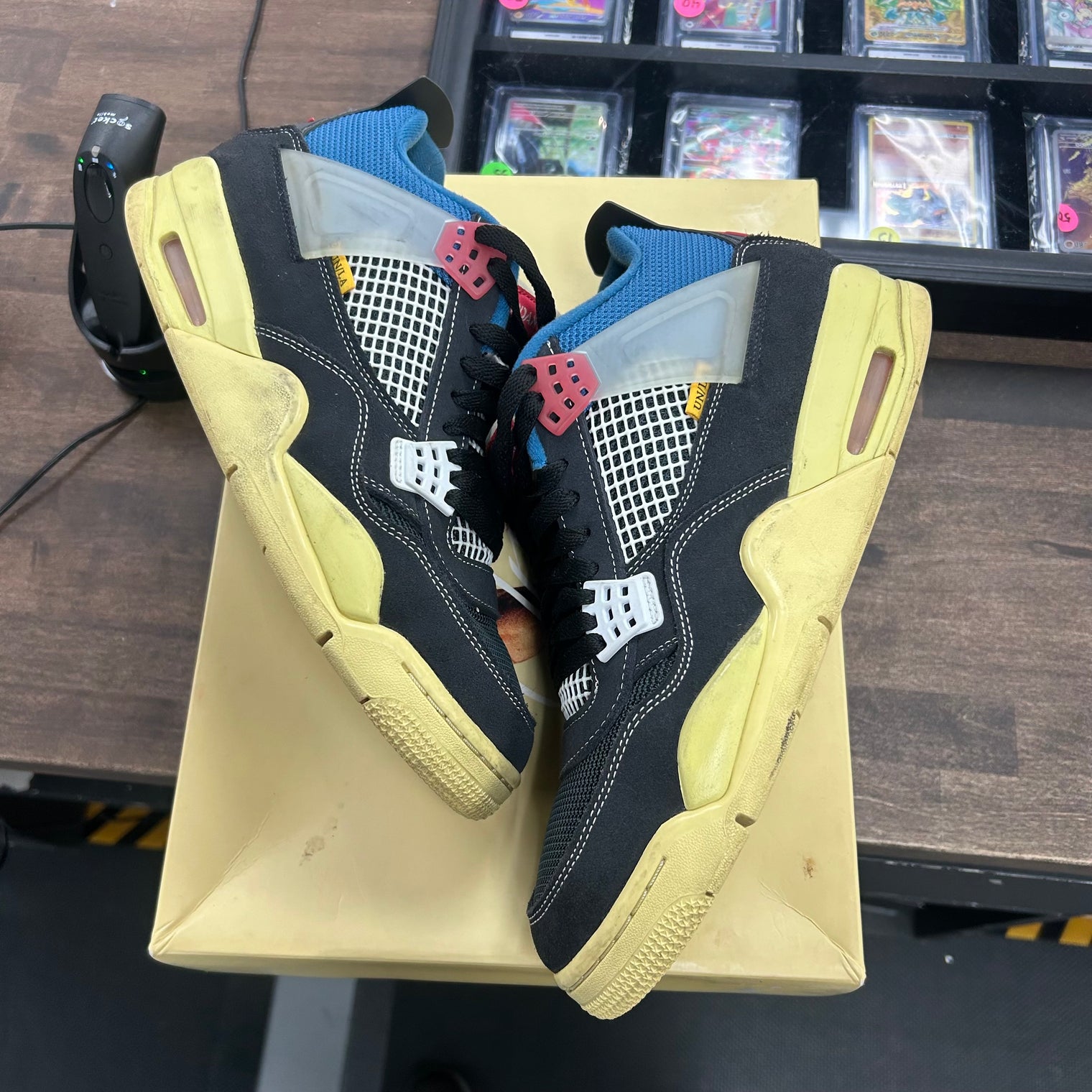 Off Noir Union Jordan 4 (USED)
