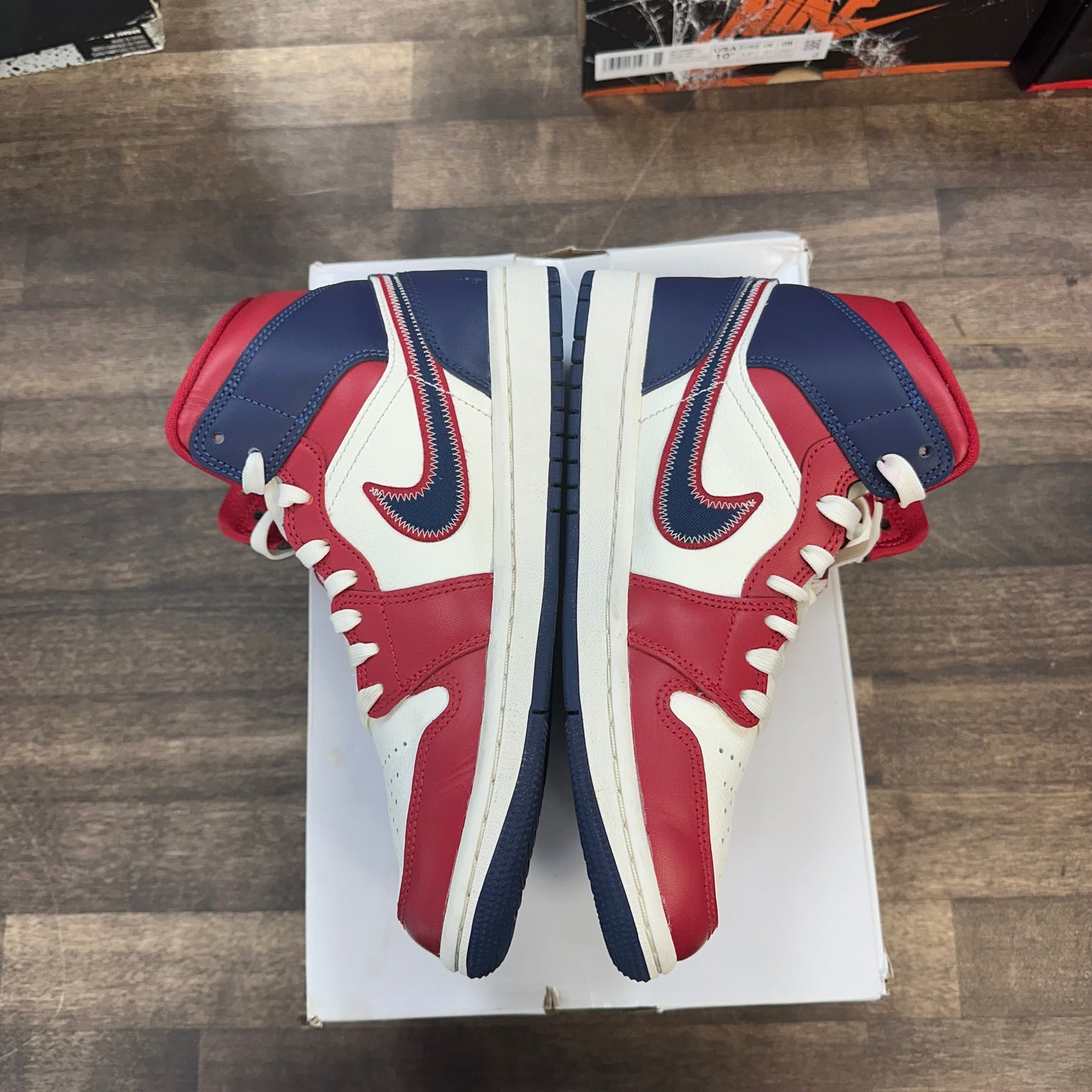 (W) USA Jordan 1 Mid (USED)