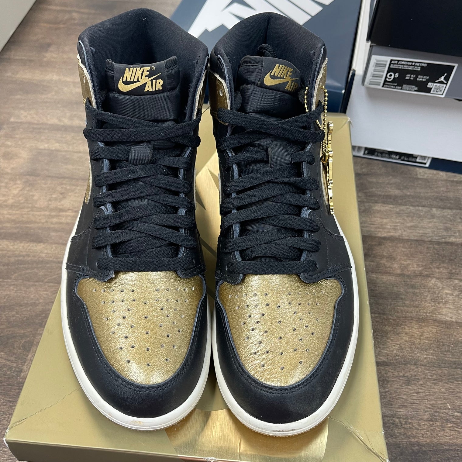 Black Metallic Gold Jordan 1 High (USED)