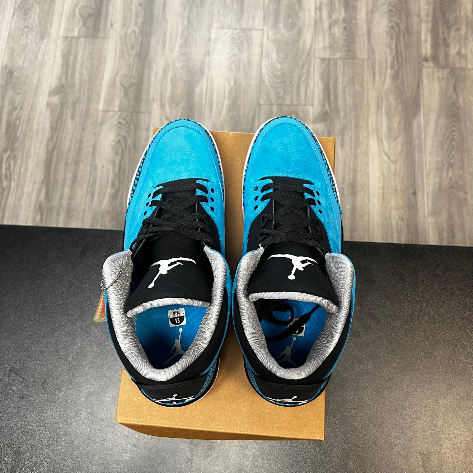 Powder Blue Jordan 3 (Like New, no box)