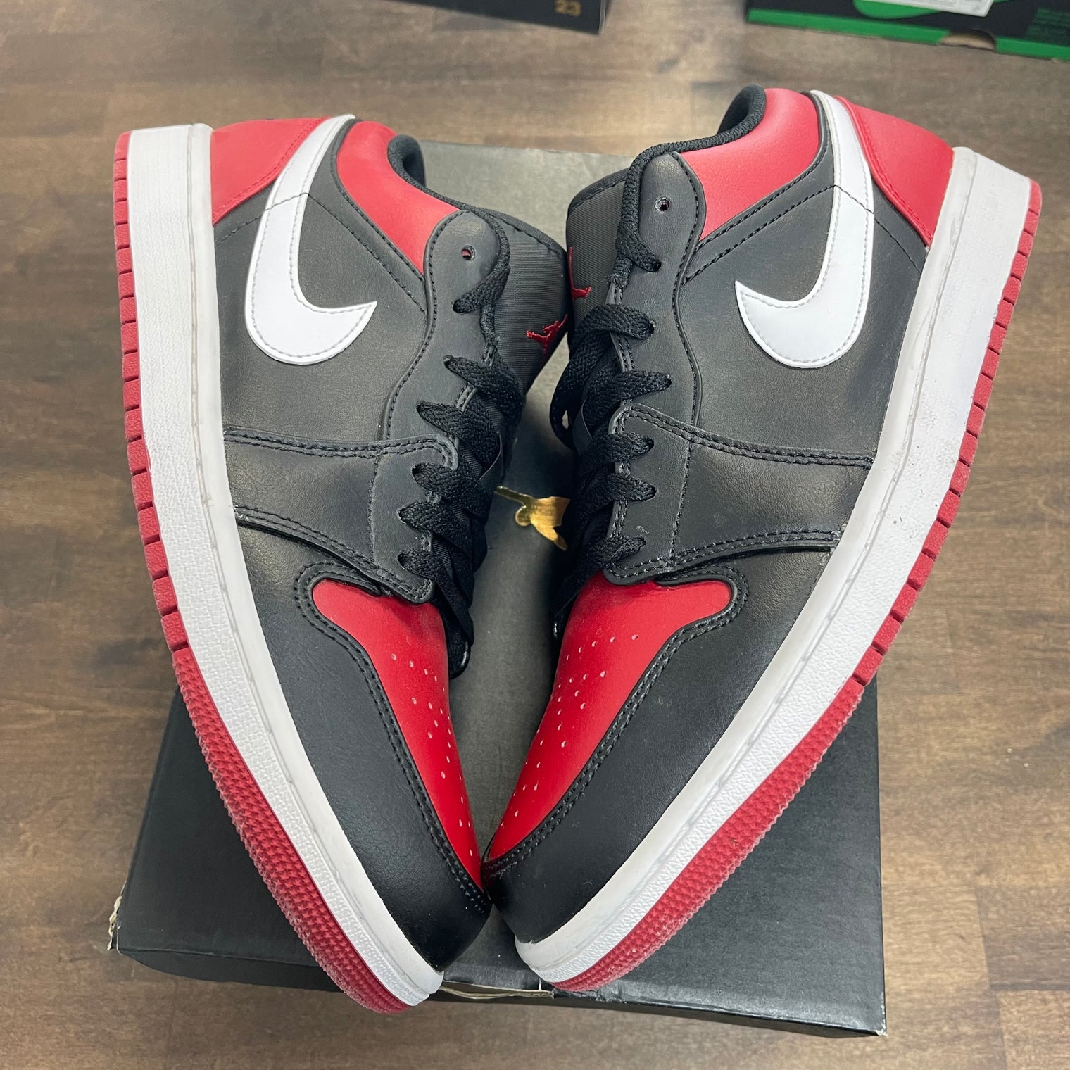 Alternate Bred Toe Jordan 1 Low (USED)