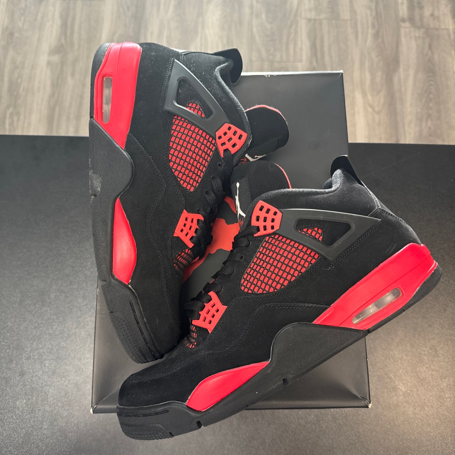 Red Thunder Jordan 4 (USED)