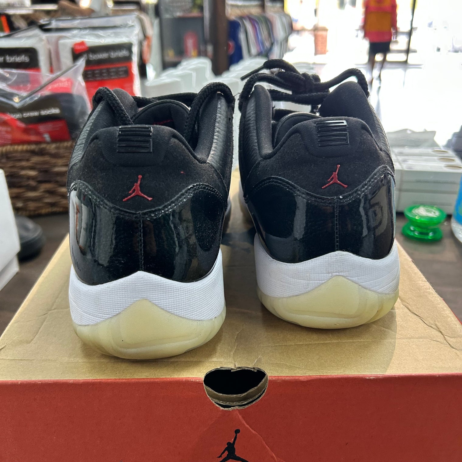 72-10 Jordan 11 Retro Low (USED, Replacement Box)