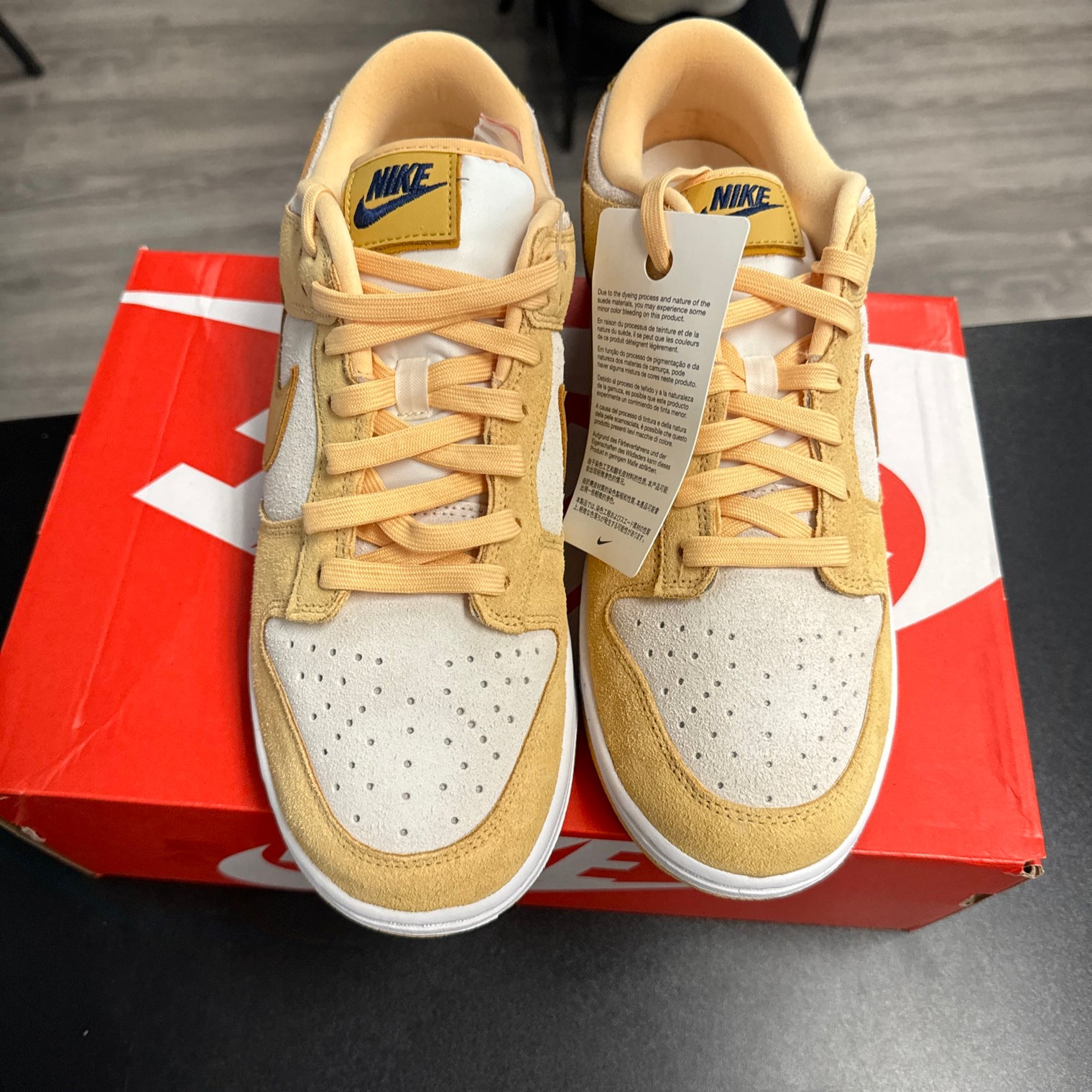 Nike Dunk LX Low Gold Suede W