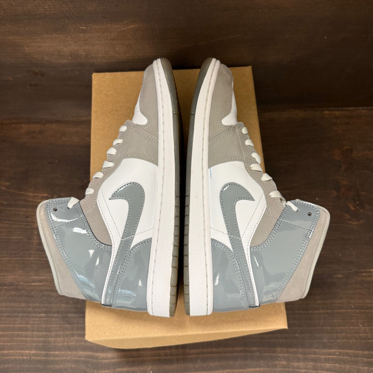 Jordan 1 Mid SE White Medium Grey Cool Grey Size 8.5 (Pre-Owned) - Image 5
