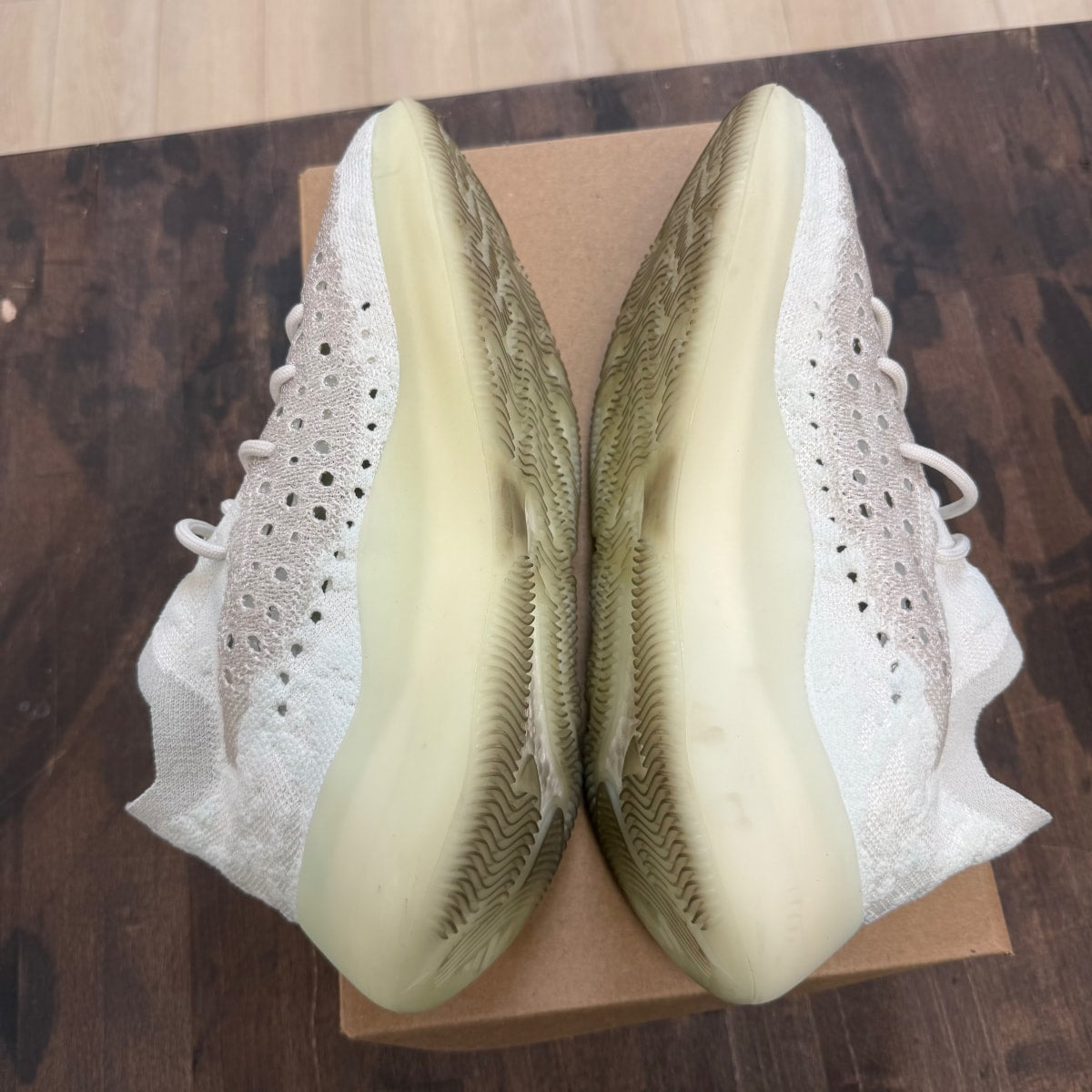 adidas Yeezy Boost 380 Calcite Glow Size 10 (Pre-Owned) - Image 2