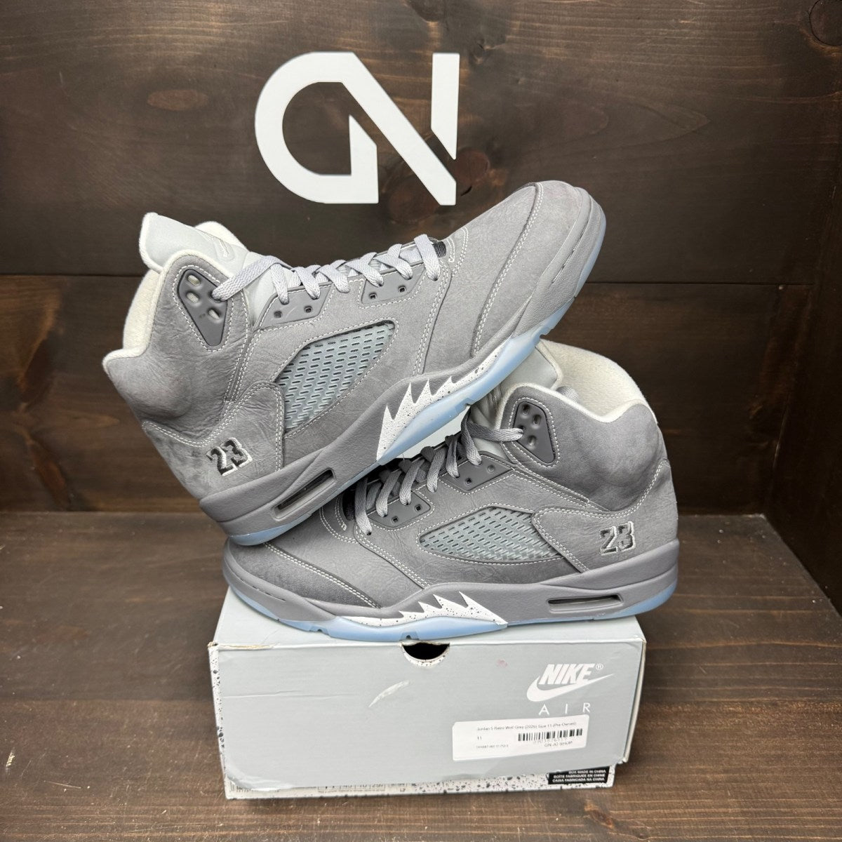 Jordan 5 Retro Wolf Grey (2026) Size 11 (Pre-Owned) - Image 1
