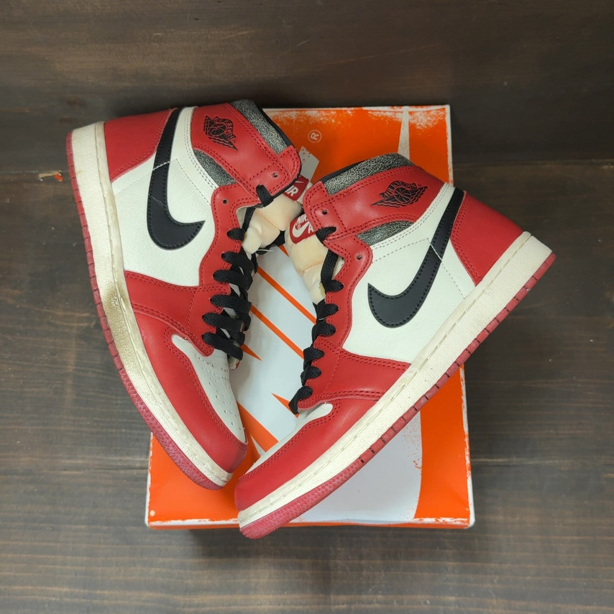 Jordan 1 Retro High OG Chicago Lost and Found Size 8 (Pre-Owned) - back