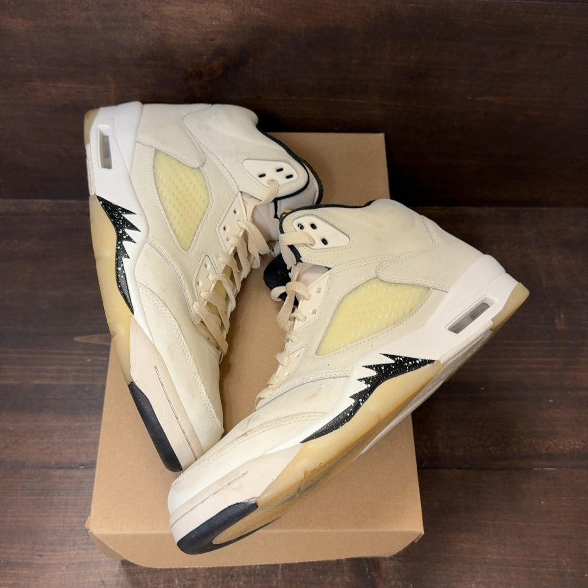 Jordan 5 Retro SE Sail Size 10 (Pre-Owned) - Image 2