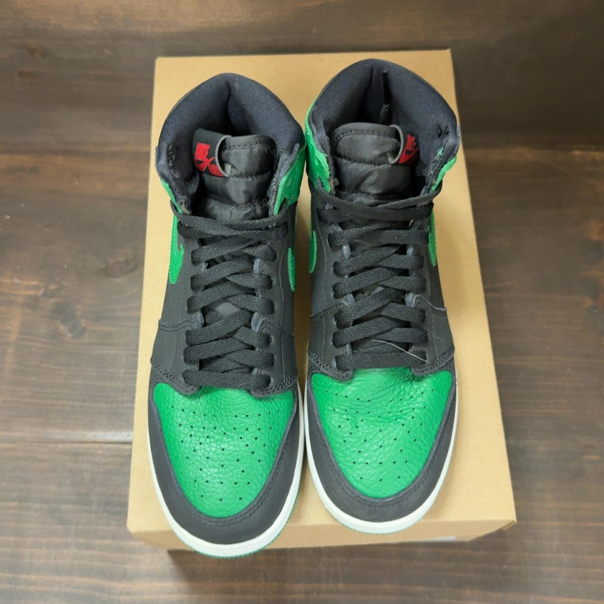 Jordan 1 Retro High Pine Green Black (GS) Size 6Y (Pre-Owned) - Image 3