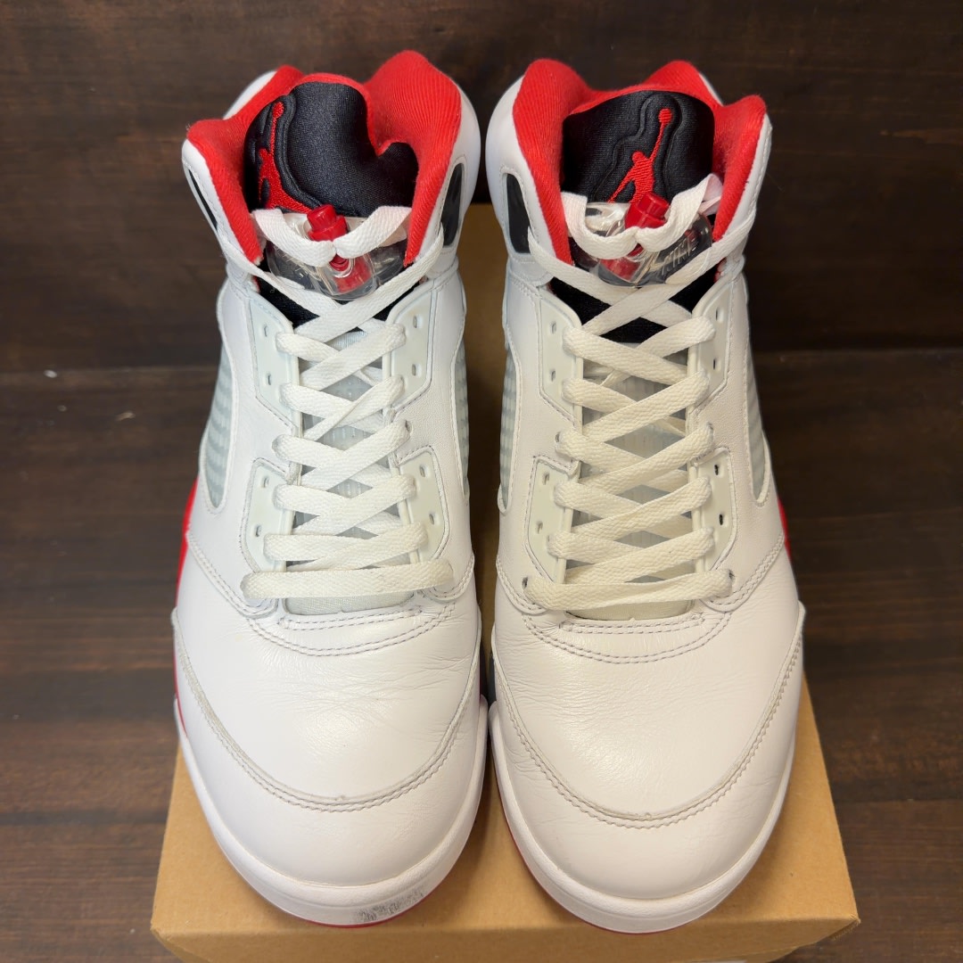 Jordan 5 Retro Fire Red Black Tongue (2025) Size 9.5 (Pre-Owned) - Image 3