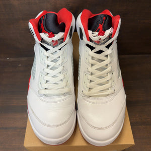 Jordan 5 Retro Fire Red Black Tongue (2025) Size 9.5 (Pre-Owned) - Image 3