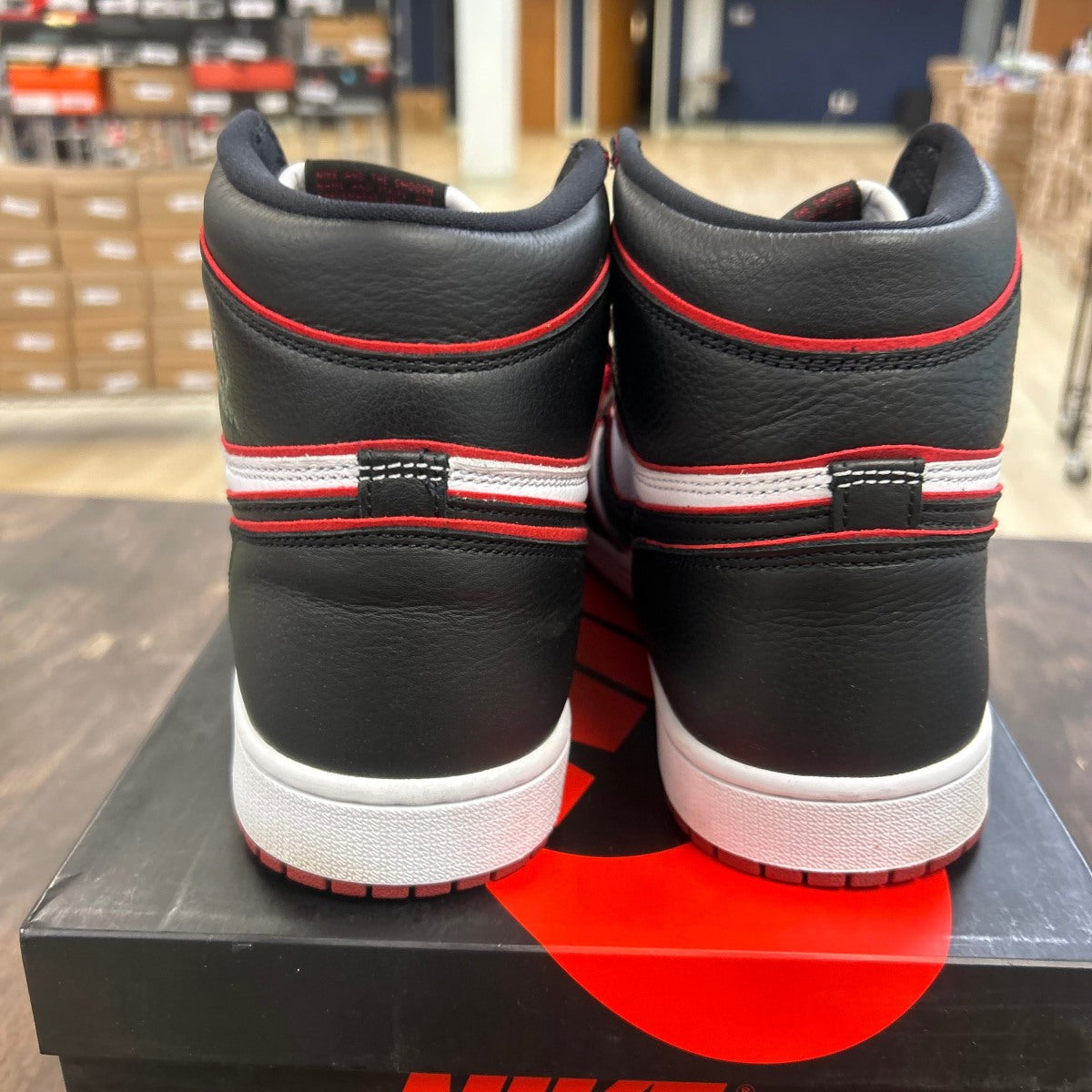Jordan 1 Retro High Bloodline - Image 4