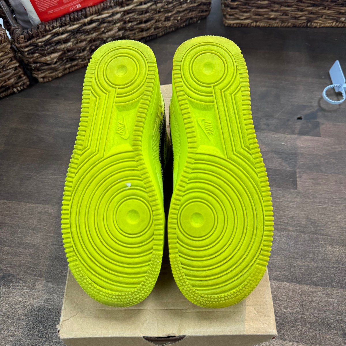 Nike Air Force 1 Low Off-White Volt - Image 5