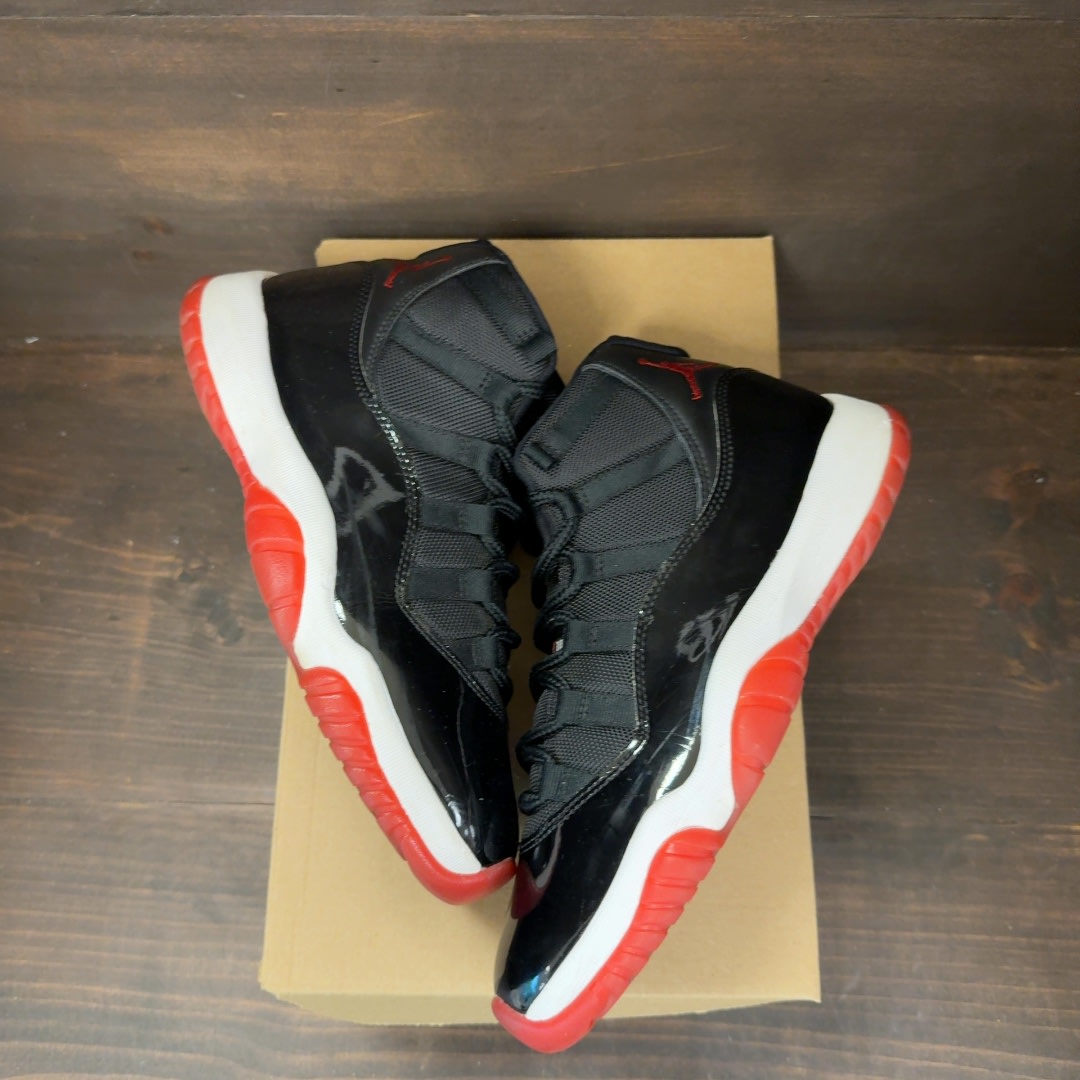 Jordan 11 Retro Playoffs Bred (2019) Size 8 (Pre-Owned) - Image 2