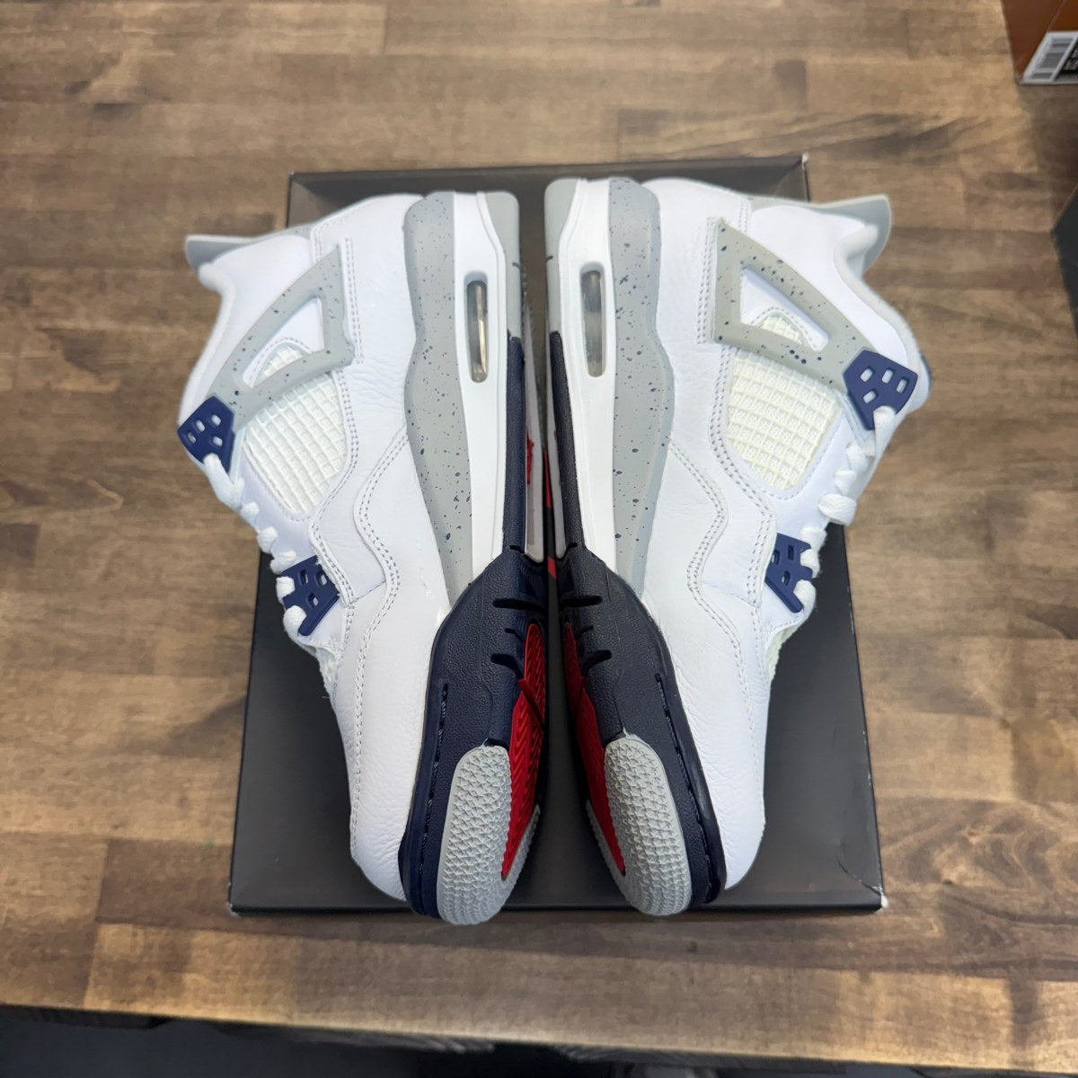 Jordan 4 Retro Midnight Navy (GS) Size 6.5Y (Pre-Owned) - Image 3
