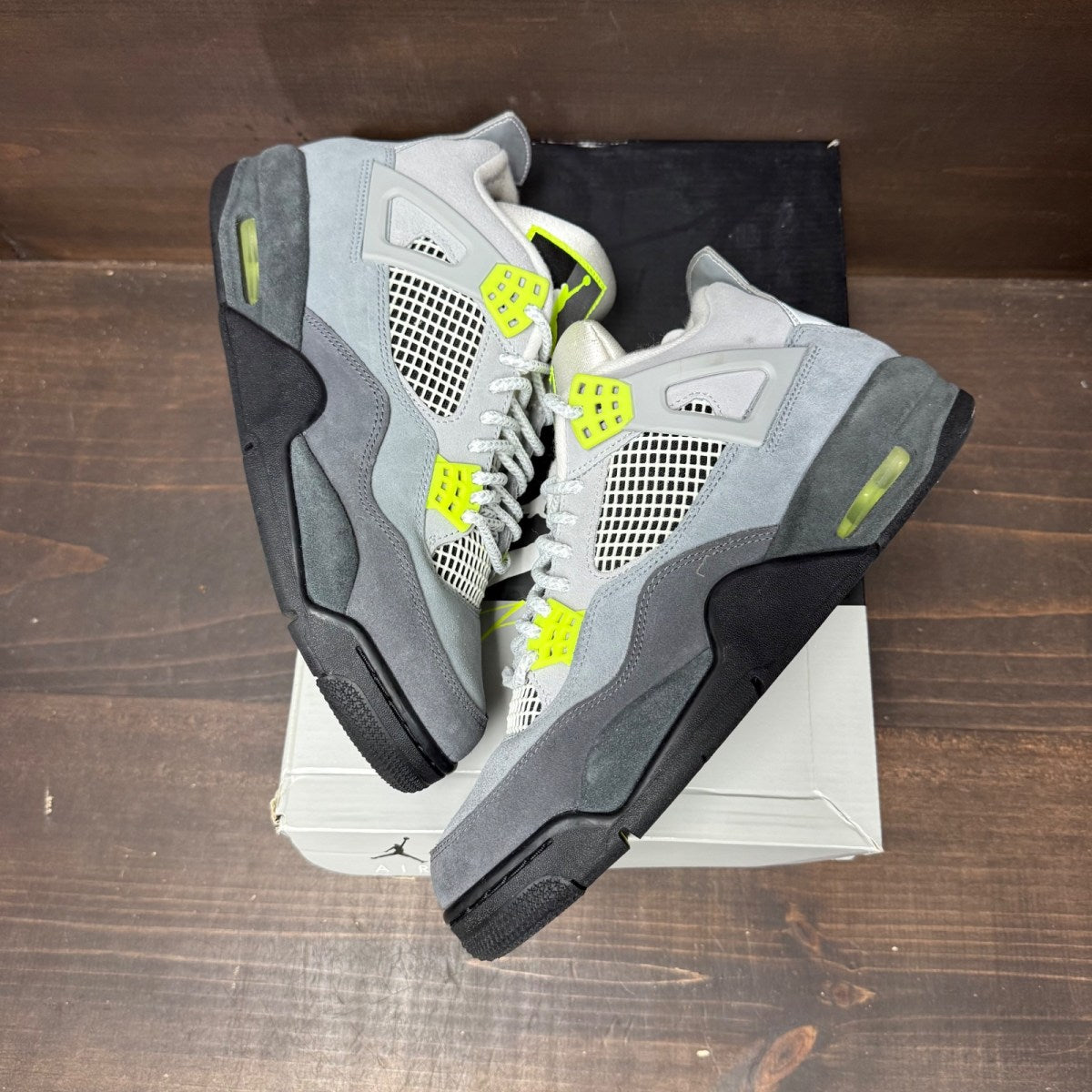 Jordan 4 Retro SE 95 Neon Size 10 (Pre-Owned)