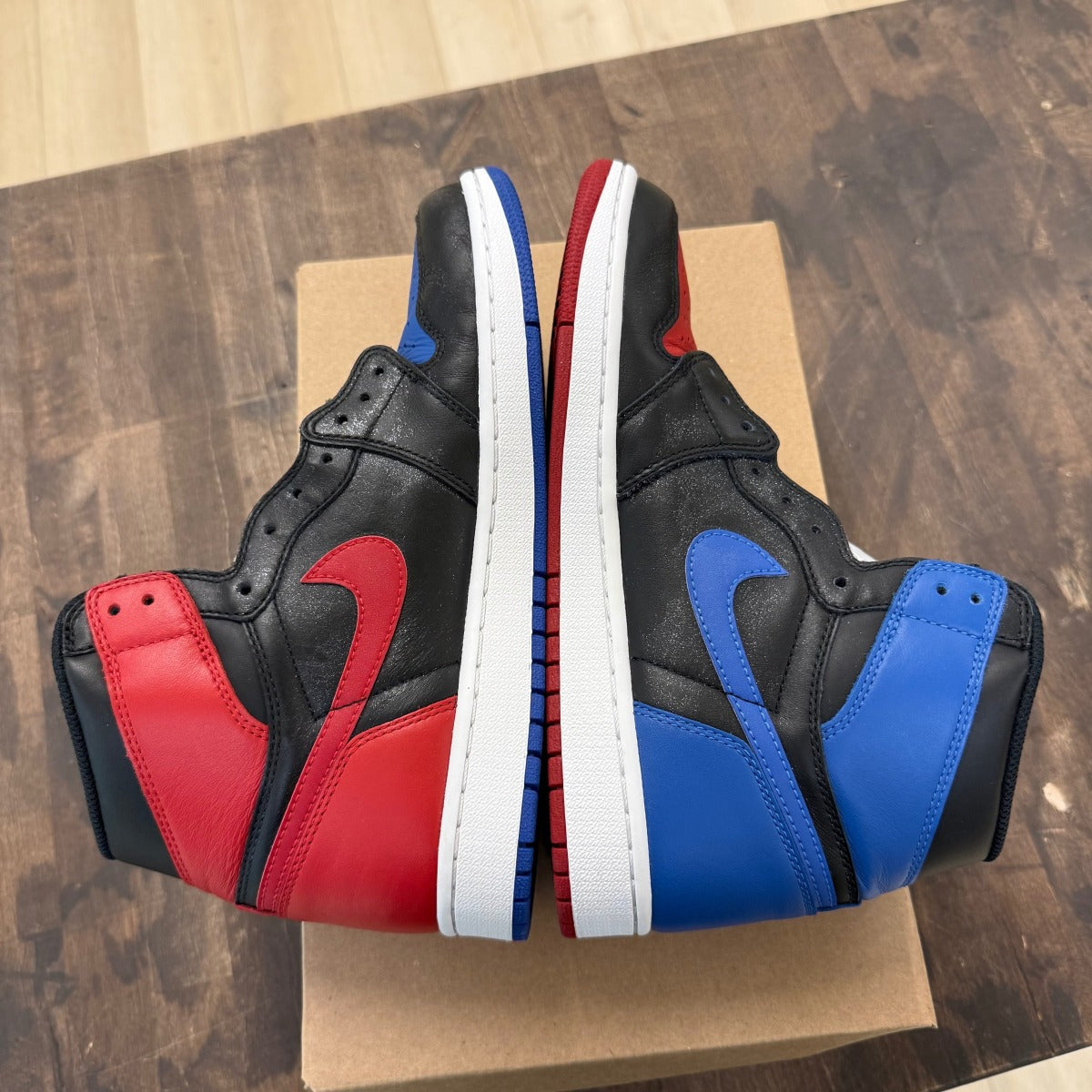 Jordan 1 Retro Top 3 Size 8.5 (Pre-Owned) - Image 5