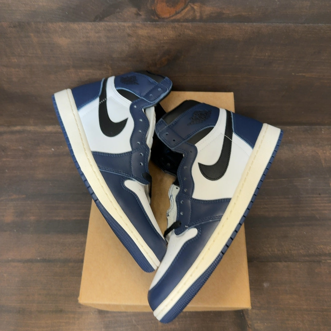 Jordan 1 Retro High OG Midnight Navy Size 11.5 (Pre-Owned) - Image 2