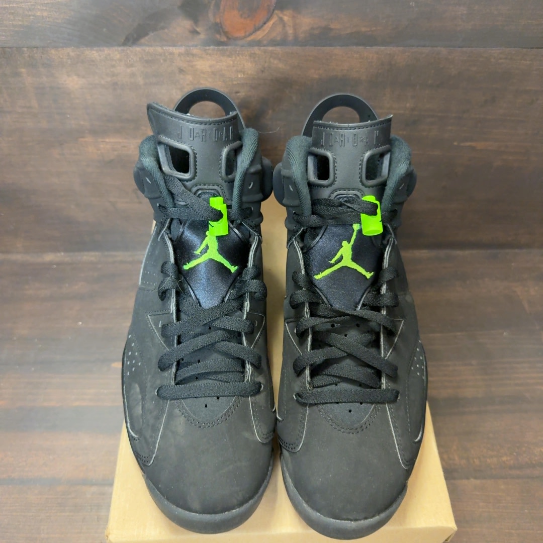 Jordan 6 Retro Electric Green Size 9.5 (Pre-Owned) - Image 3