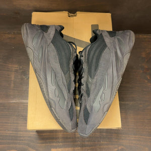 adidas Yeezy Boost 700 V2 Vanta Size 10.5 (Pre-Owned) - back