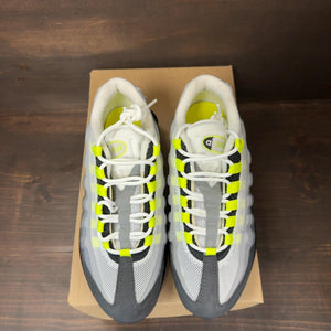 Nike Air Max 95 OG Neon (2020) (GS) Size 7Y (Pre-Owned) - Image 3