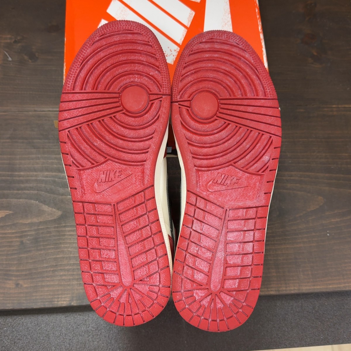 Jordan 1 Retro High OG Chicago Lost and Found - Image 8
