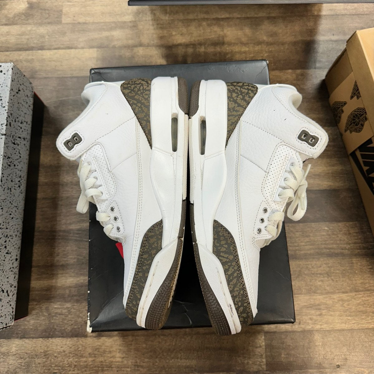 Jordan 3 Retro Mocha (2018) - Image 3