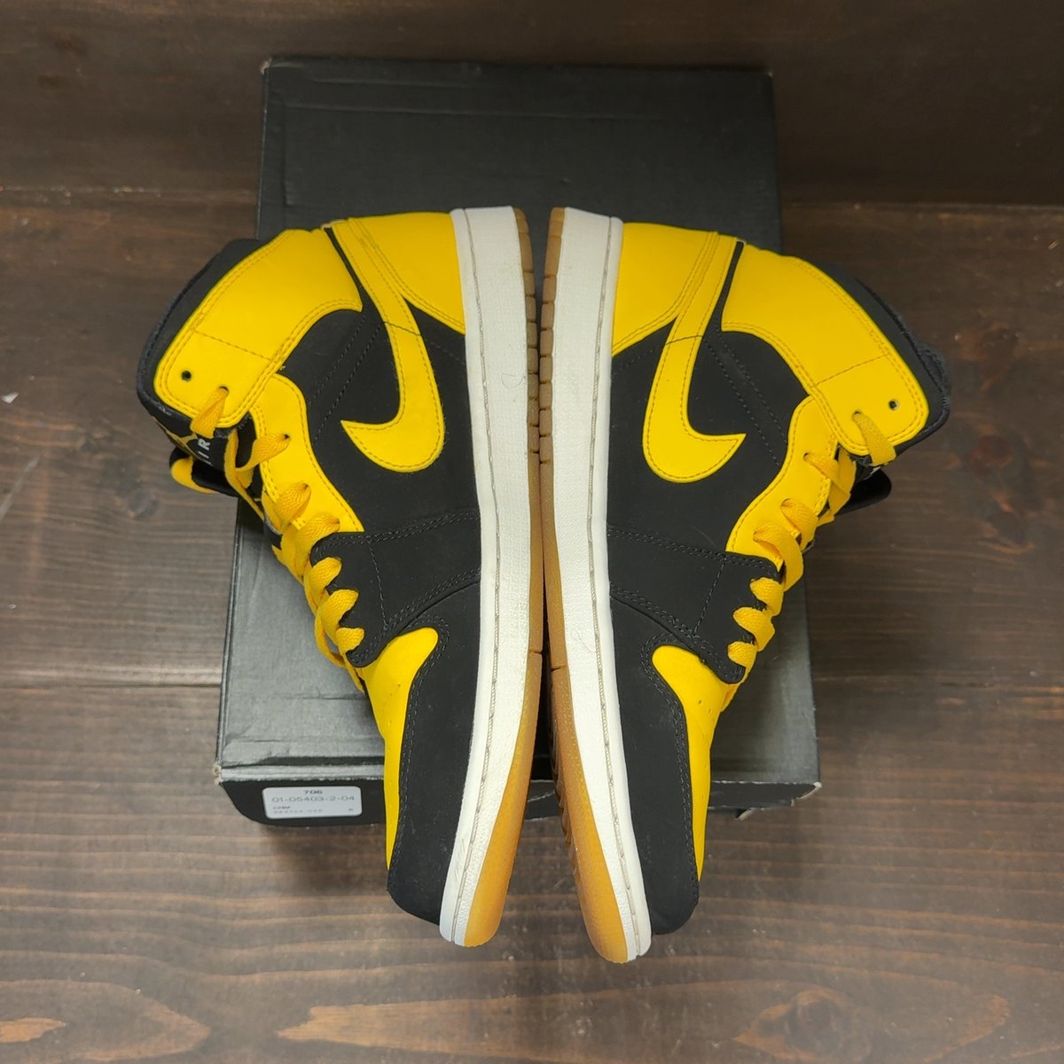 Jordan 1 Retro Mid New Love (2017) Size 10 (Pre-Owned) - aux