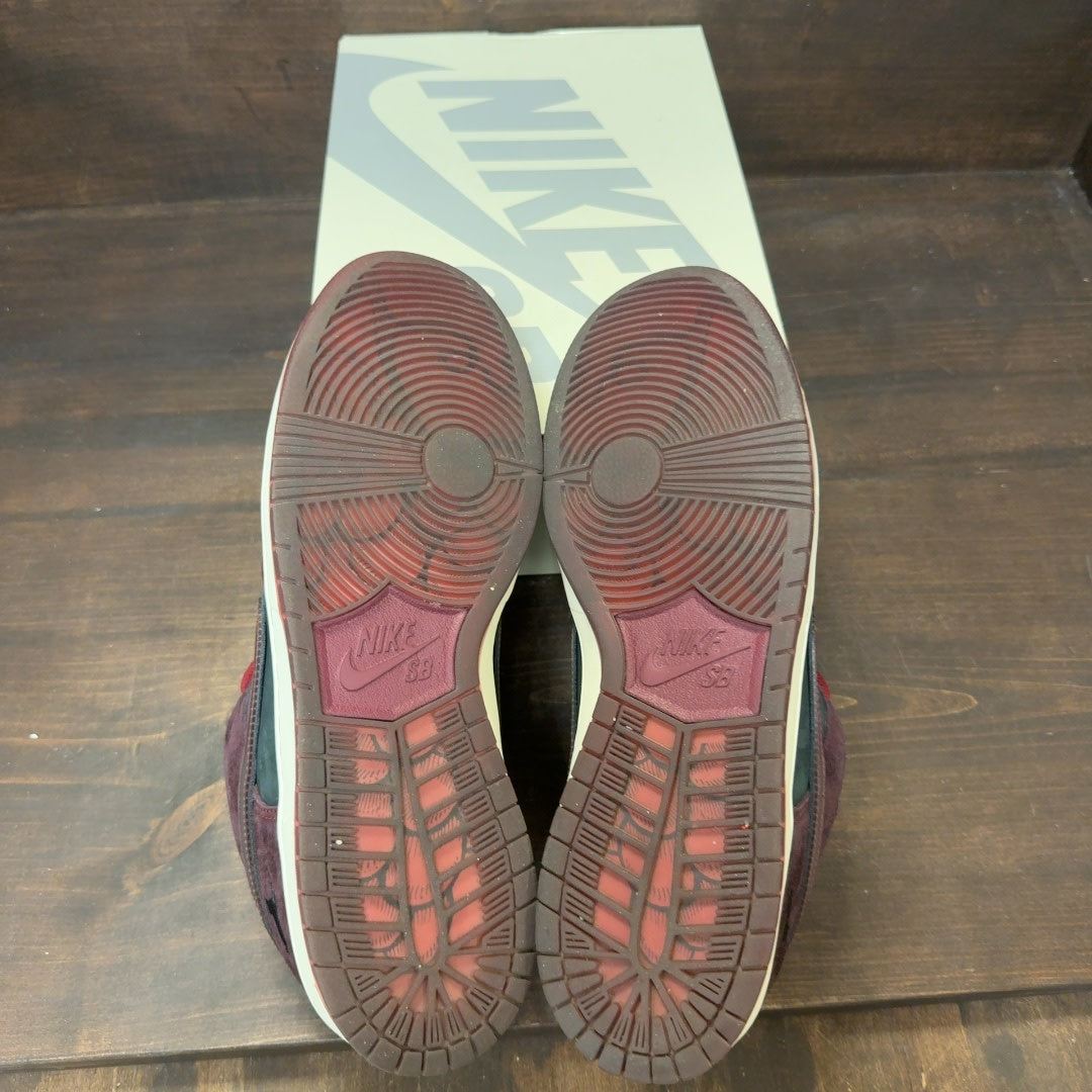 Nike SB Dunk Low Riot Skateshop Size 12 (Pre-Owned)